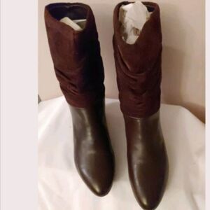 Newport News VINTAGE Women's Size 7M Chocolate Brown Scrunch Boot